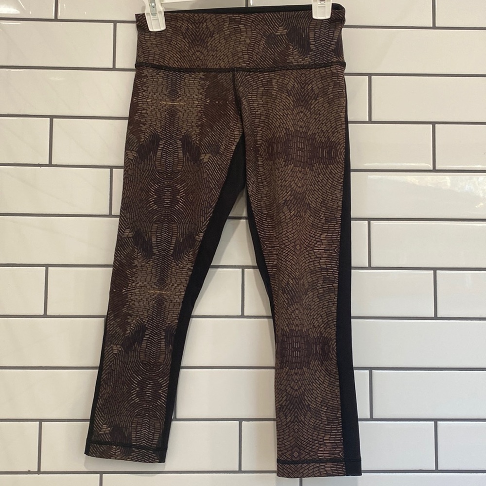 Lululemon 21 inch Crop